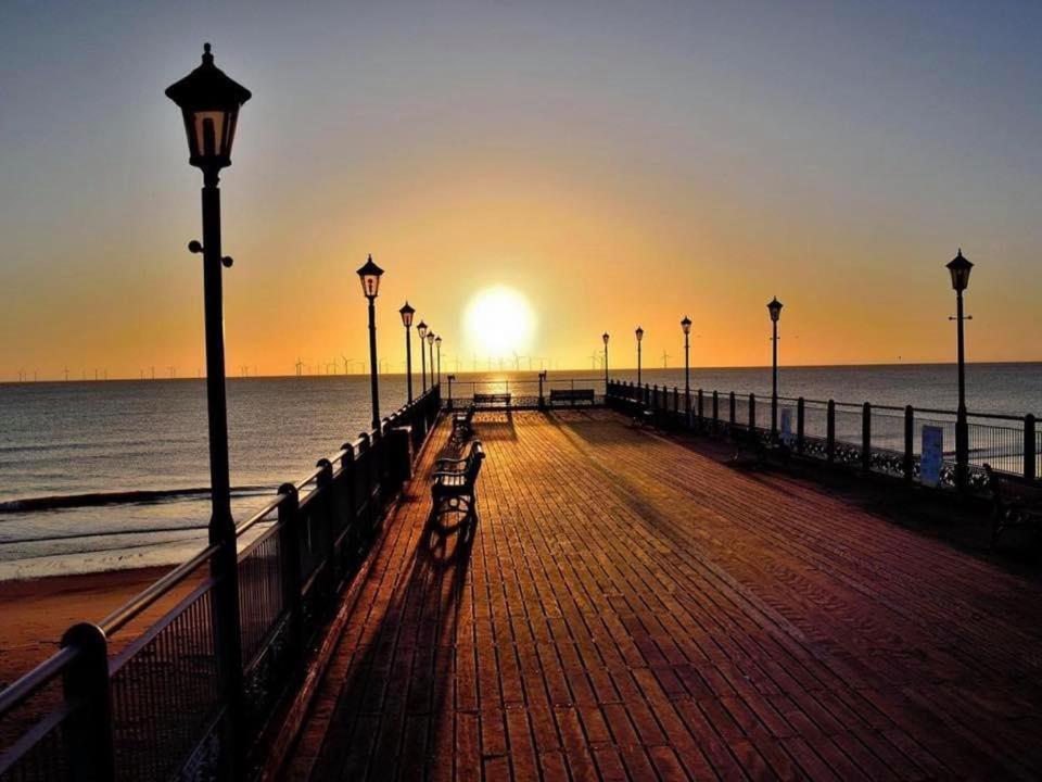 Beach Court Holiday Apartments Skegness Bagian luar foto