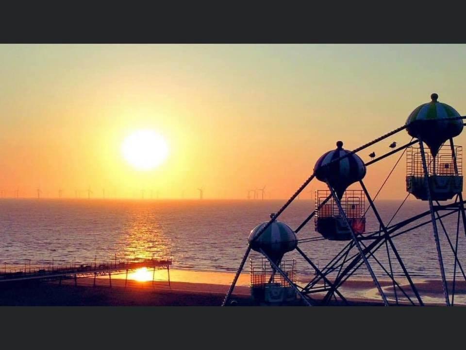 Beach Court Holiday Apartments Skegness Bagian luar foto