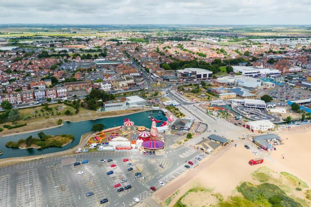 Beach Court Holiday Apartments Skegness Bagian luar foto